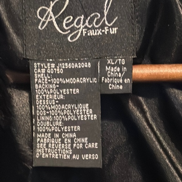 Luxurious & Elegant Black Faux Fur Coat - Picture 8 of 12